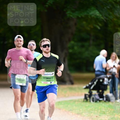 31.08.2025 - 21. Blankeneser Heldenlauf Dr. Thomas Lammeyer http://msf.ph/oto/8634777 31.08.2025 10:35:02 Laufen 3699, 3685 meine-sportfotos.de