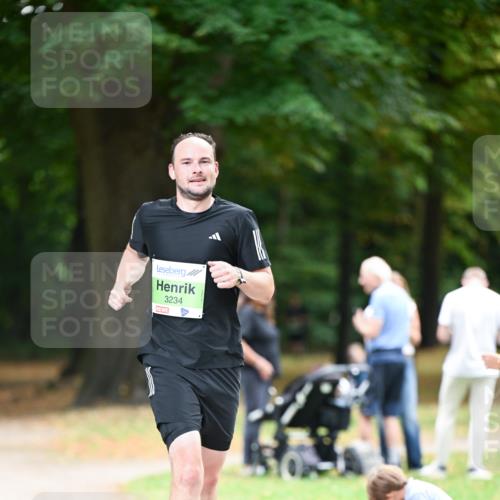31.08.2025 - 21. Blankeneser Heldenlauf Dr. Thomas Lammeyer http://msf.ph/oto/8635109 31.08.2025 10:37:18 Laufen 3234 meine-sportfotos.de