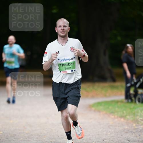 31.08.2025 - 21. Blankeneser Heldenlauf Dr. Thomas Lammeyer http://msf.ph/oto/8635253 31.08.2025 10:37:58 Laufen 2, 3492 meine-sportfotos.de