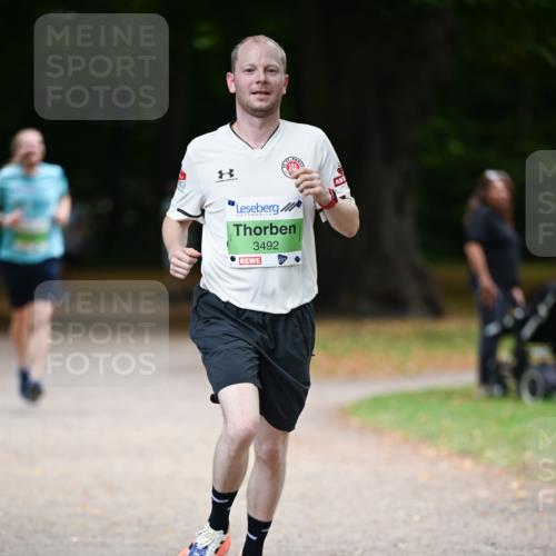 31.08.2025 - 21. Blankeneser Heldenlauf Dr. Thomas Lammeyer http://msf.ph/oto/8635256 31.08.2025 10:37:58 Laufen 8, 3492 meine-sportfotos.de