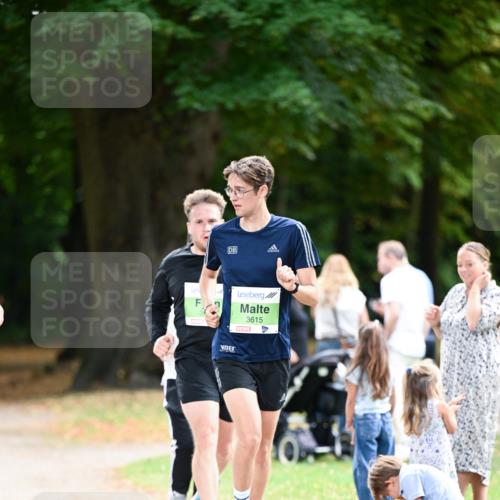 31.08.2025 - 21. Blankeneser Heldenlauf Dr. Thomas Lammeyer http://msf.ph/oto/8635386 31.08.2025 10:38:38 Laufen 3615 meine-sportfotos.de