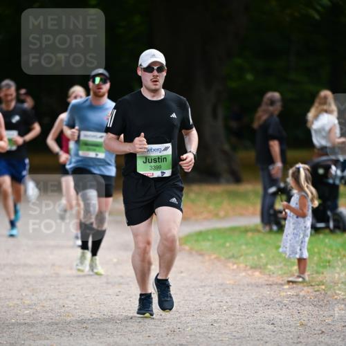 31.08.2025 - 21. Blankeneser Heldenlauf Dr. Thomas Lammeyer http://msf.ph/oto/8635487 31.08.2025 10:39:16 Laufen 3399 meine-sportfotos.de
