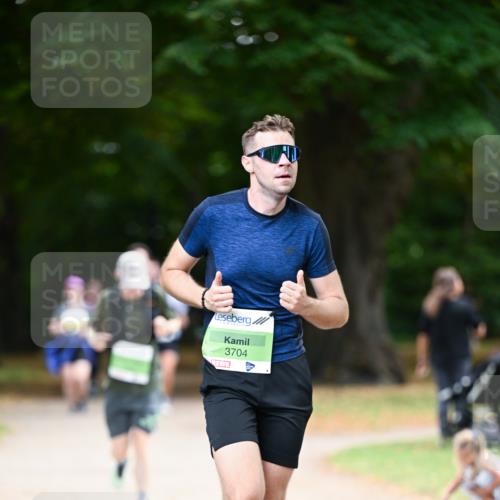 31.08.2025 - 21. Blankeneser Heldenlauf Dr. Thomas Lammeyer http://msf.ph/oto/8635559 31.08.2025 10:39:40 Laufen 3704 meine-sportfotos.de