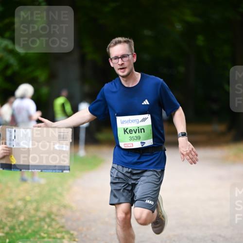 31.08.2025 - 21. Blankeneser Heldenlauf Dr. Thomas Lammeyer http://msf.ph/oto/8635683 31.08.2025 10:40:12 Laufen 3539 meine-sportfotos.de