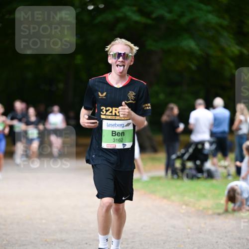 31.08.2025 - 21. Blankeneser Heldenlauf Dr. Thomas Lammeyer http://msf.ph/oto/8636040 31.08.2025 10:42:13 Laufen 32, 3162 meine-sportfotos.de