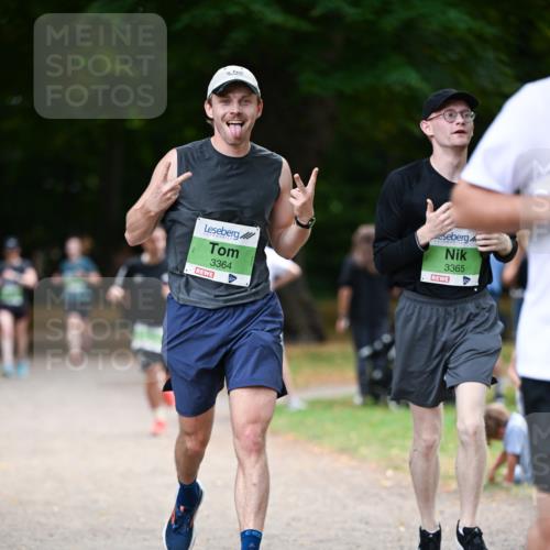 31.08.2025 - 21. Blankeneser Heldenlauf Dr. Thomas Lammeyer http://msf.ph/oto/8636120 31.08.2025 10:42:31 Laufen 3364, 3365 meine-sportfotos.de