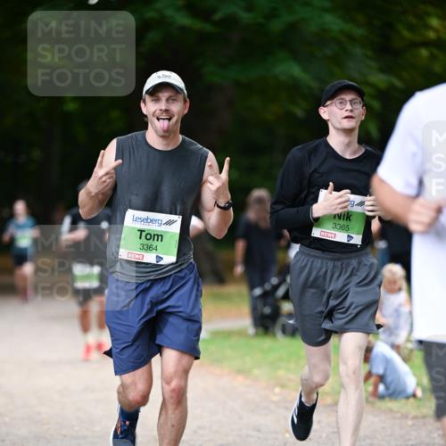 31.08.2025 - 21. Blankeneser Heldenlauf Dr. Thomas Lammeyer http://msf.ph/oto/8636121 31.08.2025 10:42:31 Laufen 3364, 3365 meine-sportfotos.de