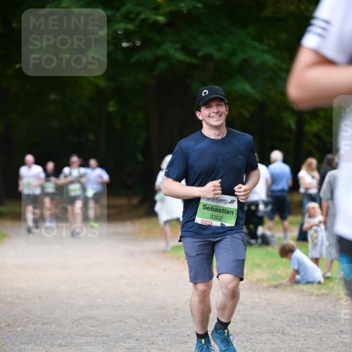 31.08.2025 - 21. Blankeneser Heldenlauf Dr. Thomas Lammeyer http://msf.ph/oto/8636274 31.08.2025 10:43:21 Laufen 3302 meine-sportfotos.de