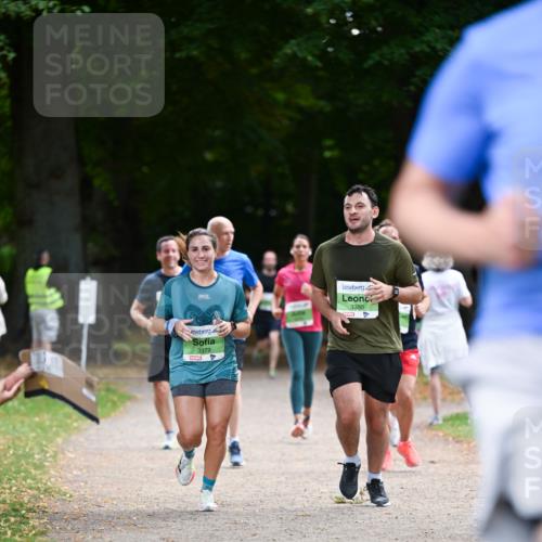 31.08.2025 - 21. Blankeneser Heldenlauf Dr. Thomas Lammeyer http://msf.ph/oto/8636443 31.08.2025 10:44:15 Laufen 3379, 3380, 4 meine-sportfotos.de