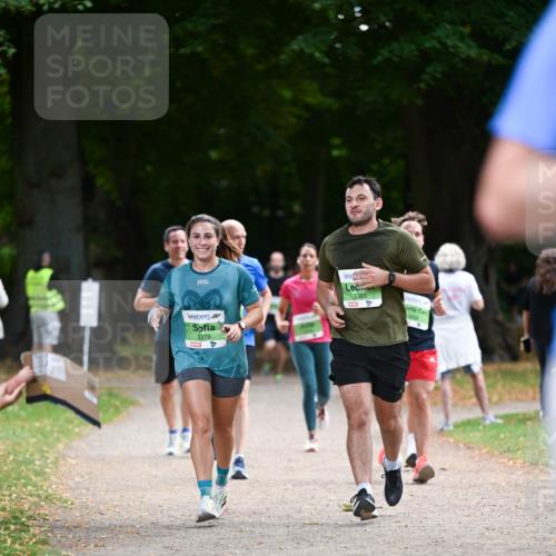 31.08.2025 - 21. Blankeneser Heldenlauf Dr. Thomas Lammeyer http://msf.ph/oto/8636444 31.08.2025 10:44:15 Laufen 3379, 3380, 4 meine-sportfotos.de