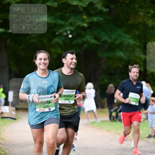 31.08.2025 - 21. Blankeneser Heldenlauf Dr. Thomas Lammeyer http://msf.ph/oto/8636462 31.08.2025 10:44:18 Laufen 3379, 3380 meine-sportfotos.de