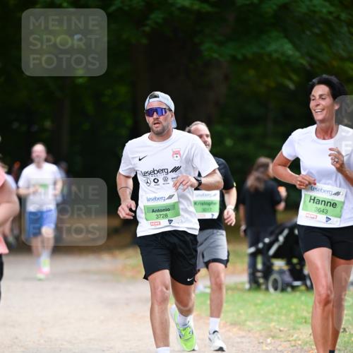 31.08.2025 - 21. Blankeneser Heldenlauf Dr. Thomas Lammeyer http://msf.ph/oto/8636680 31.08.2025 10:45:04 Laufen 3728, 3643 meine-sportfotos.de