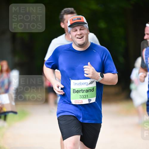 31.08.2025 - 21. Blankeneser Heldenlauf Dr. Thomas Lammeyer http://msf.ph/oto/8636750 31.08.2025 10:45:20 Laufen 3, 90, 3331 meine-sportfotos.de