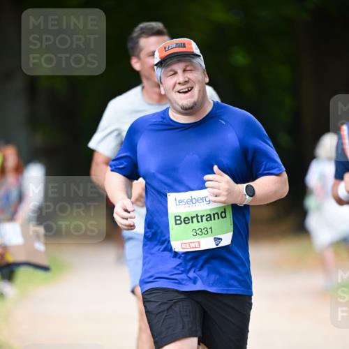 31.08.2025 - 21. Blankeneser Heldenlauf Dr. Thomas Lammeyer http://msf.ph/oto/8636751 31.08.2025 10:45:20 Laufen 3, 90, 3331 meine-sportfotos.de
