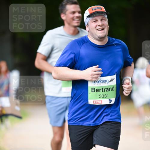 31.08.2025 - 21. Blankeneser Heldenlauf Dr. Thomas Lammeyer http://msf.ph/oto/8636753 31.08.2025 10:45:20 Laufen 3331 meine-sportfotos.de