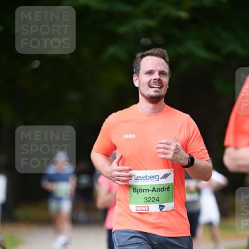 31.08.2025 - 21. Blankeneser Heldenlauf Dr. Thomas Lammeyer http://msf.ph/oto/8636998 31.08.2025 10:46:35 Laufen 3224 meine-sportfotos.de
