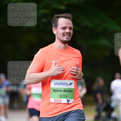 31.08.2025 - 21. Blankeneser Heldenlauf Dr. Thomas Lammeyer http://msf.ph/oto/8637001 31.08.2025 10:46:36 Laufen 3224 meine-sportfotos.de