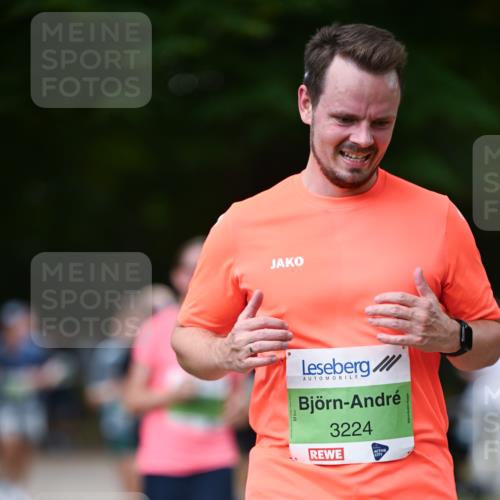 31.08.2025 - 21. Blankeneser Heldenlauf Dr. Thomas Lammeyer http://msf.ph/oto/8637005 31.08.2025 10:46:36 Laufen 3224 meine-sportfotos.de