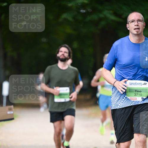 31.08.2025 - 21. Blankeneser Heldenlauf Dr. Thomas Lammeyer http://msf.ph/oto/8637206 31.08.2025 10:47:21 Laufen 3710 meine-sportfotos.de