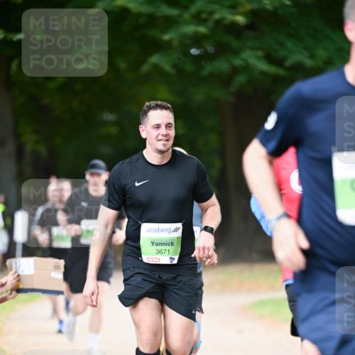 31.08.2025 - 21. Blankeneser Heldenlauf Dr. Thomas Lammeyer http://msf.ph/oto/8637482 31.08.2025 10:48:23 Laufen 3671 meine-sportfotos.de