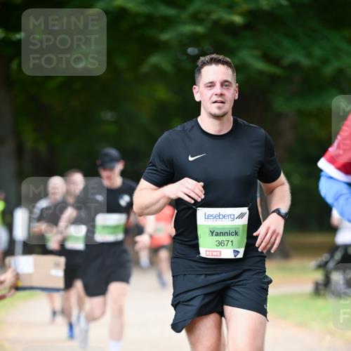 31.08.2025 - 21. Blankeneser Heldenlauf Dr. Thomas Lammeyer http://msf.ph/oto/8637488 31.08.2025 10:48:24 Laufen 3671 meine-sportfotos.de
