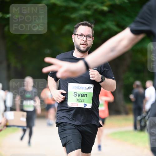 31.08.2025 - 21. Blankeneser Heldenlauf Dr. Thomas Lammeyer http://msf.ph/oto/8637507 31.08.2025 10:48:28 Laufen 3233 meine-sportfotos.de