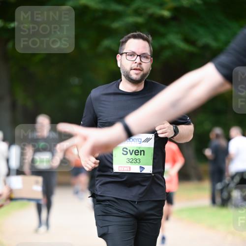 31.08.2025 - 21. Blankeneser Heldenlauf Dr. Thomas Lammeyer http://msf.ph/oto/8637508 31.08.2025 10:48:28 Laufen 3233 meine-sportfotos.de