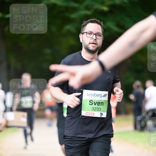 31.08.2025 - 21. Blankeneser Heldenlauf Dr. Thomas Lammeyer http://msf.ph/oto/8637509 31.08.2025 10:48:29 Laufen 3233 meine-sportfotos.de