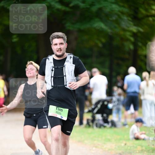 31.08.2025 - 21. Blankeneser Heldenlauf Dr. Thomas Lammeyer http://msf.ph/oto/8637732 31.08.2025 10:49:29 Laufen 3225 meine-sportfotos.de