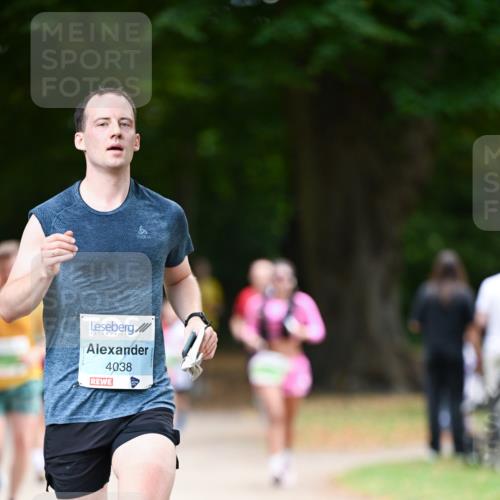 31.08.2025 - 21. Blankeneser Heldenlauf Dr. Thomas Lammeyer http://msf.ph/oto/8637932 31.08.2025 10:50:33 Laufen 4038 meine-sportfotos.de