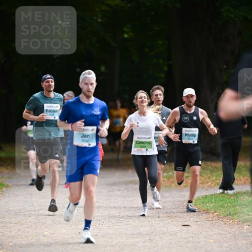 31.08.2025 - 21. Blankeneser Heldenlauf Dr. Thomas Lammeyer http://msf.ph/oto/8638365 31.08.2025 10:52:22 Laufen 4217, 4002, 3054, 4211 meine-sportfotos.de