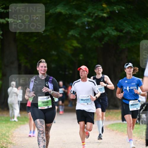 31.08.2025 - 21. Blankeneser Heldenlauf Dr. Thomas Lammeyer http://msf.ph/oto/8638960 31.08.2025 10:54:49 Laufen 3228, 4394, 4395, 4 meine-sportfotos.de