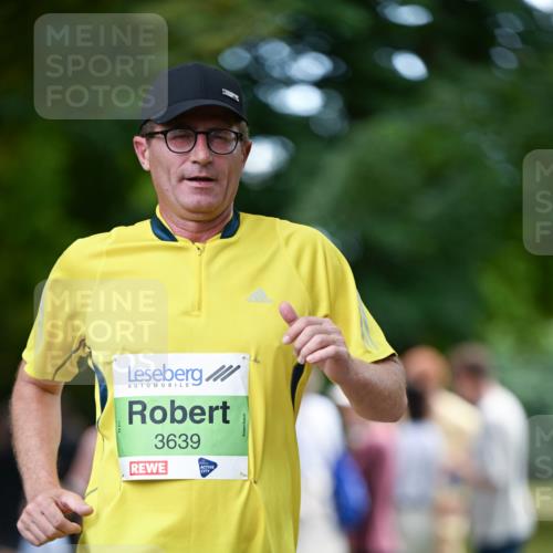 31.08.2025 - 21. Blankeneser Heldenlauf Dr. Thomas Lammeyer http://msf.ph/oto/8639163 31.08.2025 10:55:37 Laufen 3639 meine-sportfotos.de