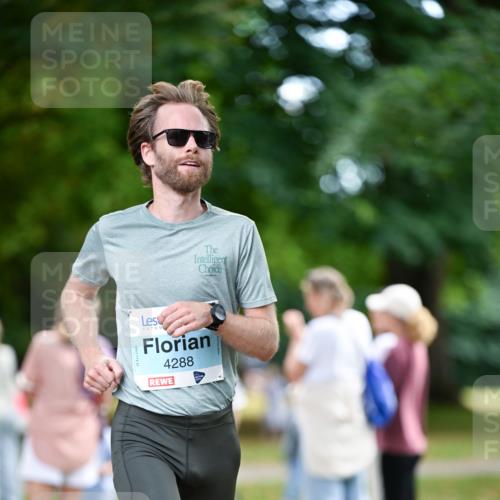 31.08.2025 - 21. Blankeneser Heldenlauf Dr. Thomas Lammeyer http://msf.ph/oto/8639232 31.08.2025 10:55:57 Laufen 4288 meine-sportfotos.de