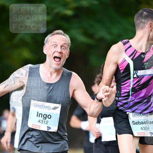 31.08.2025 - 21. Blankeneser Heldenlauf Dr. Thomas Lammeyer http://msf.ph/oto/8639284 31.08.2025 10:56:21 Laufen 4312, 4304 meine-sportfotos.de