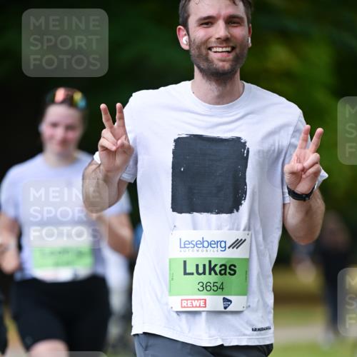 31.08.2025 - 21. Blankeneser Heldenlauf Dr. Thomas Lammeyer http://msf.ph/oto/8639342 31.08.2025 10:56:36 Laufen 3654 meine-sportfotos.de