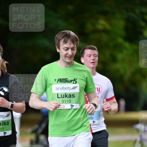 31.08.2025 - 21. Blankeneser Heldenlauf Dr. Thomas Lammeyer http://msf.ph/oto/8639429 31.08.2025 10:56:55 Laufen 11, 5, 3110 meine-sportfotos.de