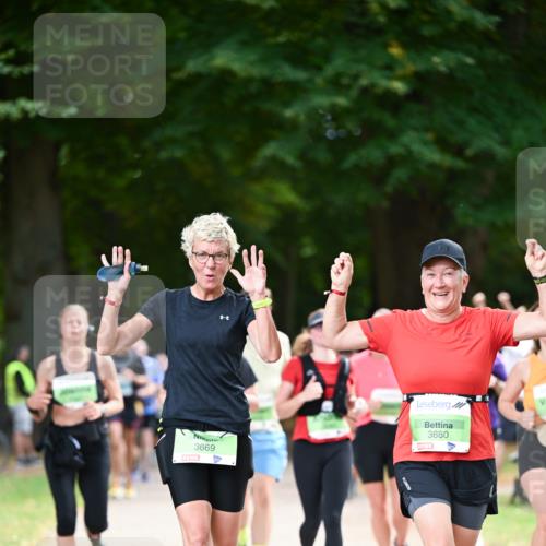 31.08.2025 - 21. Blankeneser Heldenlauf Dr. Thomas Lammeyer http://msf.ph/oto/8639443 31.08.2025 10:57:02 Laufen 3669, 3680 meine-sportfotos.de