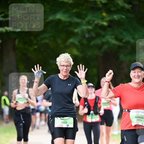 31.08.2025 - 21. Blankeneser Heldenlauf Dr. Thomas Lammeyer http://msf.ph/oto/8639447 31.08.2025 10:57:02 Laufen 3669, 3680 meine-sportfotos.de