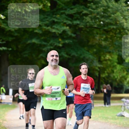 31.08.2025 - 21. Blankeneser Heldenlauf Dr. Thomas Lammeyer http://msf.ph/oto/8639571 31.08.2025 10:57:25 Laufen 3039 meine-sportfotos.de