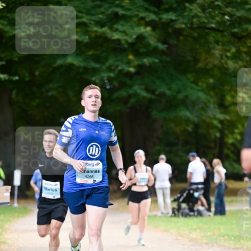 31.08.2025 - 21. Blankeneser Heldenlauf Dr. Thomas Lammeyer http://msf.ph/oto/8639634 31.08.2025 10:57:39 Laufen 4292, 4266 meine-sportfotos.de