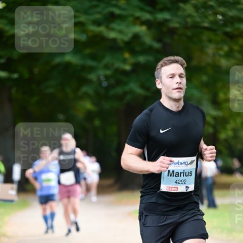 31.08.2025 - 21. Blankeneser Heldenlauf Dr. Thomas Lammeyer http://msf.ph/oto/8639643 31.08.2025 10:57:41 Laufen 4292 meine-sportfotos.de