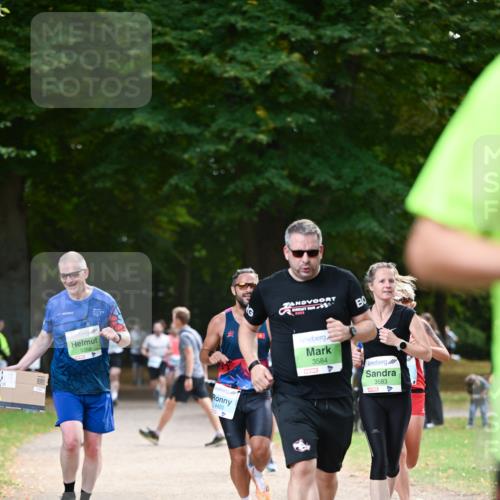 31.08.2025 - 21. Blankeneser Heldenlauf Dr. Thomas Lammeyer http://msf.ph/oto/8639793 31.08.2025 10:58:19 Laufen 3359, 4400, 2023, 3584, 3583 meine-sportfotos.de