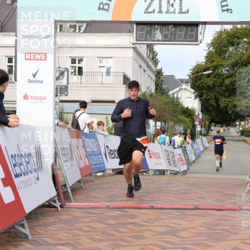 31.08.2025 - 21. Blankeneser Heldenlauf Strokosch-Dieckow http://msf.ph/oto/8640064 31.08.2025 09:45:35 Ziel 1148, 1027 meine-sportfotos.de