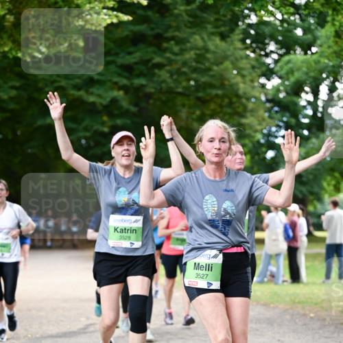 31.08.2025 - 21. Blankeneser Heldenlauf Dr. Thomas Lammeyer http://msf.ph/oto/8640072 31.08.2025 10:59:15 Laufen 3528, 3527 meine-sportfotos.de