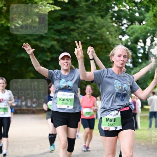 31.08.2025 - 21. Blankeneser Heldenlauf Dr. Thomas Lammeyer http://msf.ph/oto/8640074 31.08.2025 10:59:15 Laufen 3528, 3527 meine-sportfotos.de