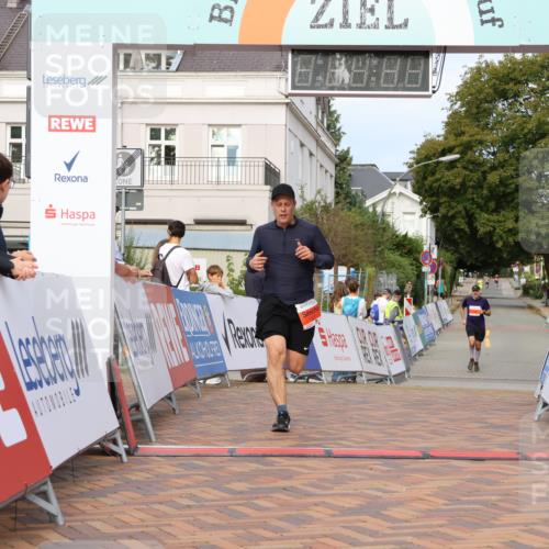 31.08.2025 - 21. Blankeneser Heldenlauf Strokosch-Dieckow http://msf.ph/oto/8640076 31.08.2025 09:45:35 Ziel 1148, 1027 meine-sportfotos.de