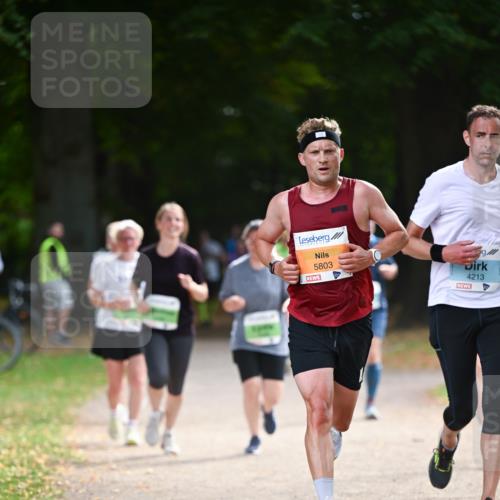 31.08.2025 - 21. Blankeneser Heldenlauf Dr. Thomas Lammeyer http://msf.ph/oto/8640151 31.08.2025 10:59:30 Laufen 5803, 9, 11, 4213 meine-sportfotos.de