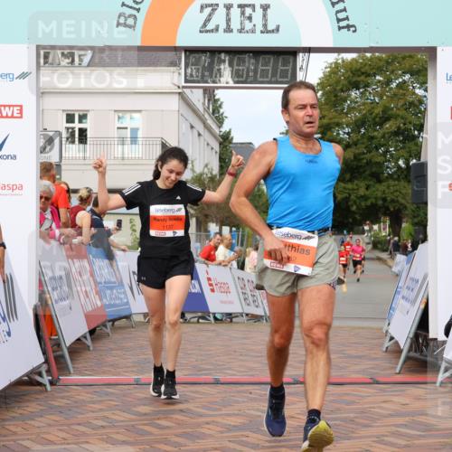 31.08.2025 - 21. Blankeneser Heldenlauf Strokosch-Dieckow http://msf.ph/oto/8640245 31.08.2025 09:41:03 Ziel 1056, 1121, 1137, 1062 meine-sportfotos.de