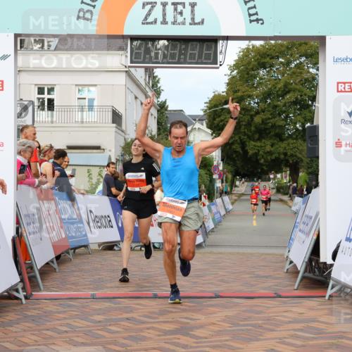 31.08.2025 - 21. Blankeneser Heldenlauf Strokosch-Dieckow http://msf.ph/oto/8640295 31.08.2025 09:41:02 Ziel 1056, 1121, 1137, 1062 meine-sportfotos.de